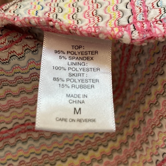 Pink unique New York, and Company dress size medium - Picture 6 of 6